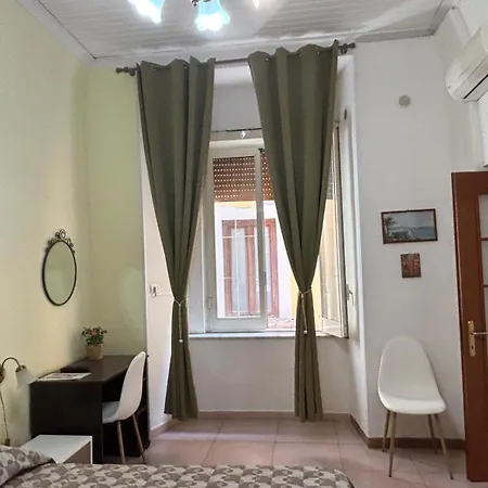 Trimarchi House Неаполь