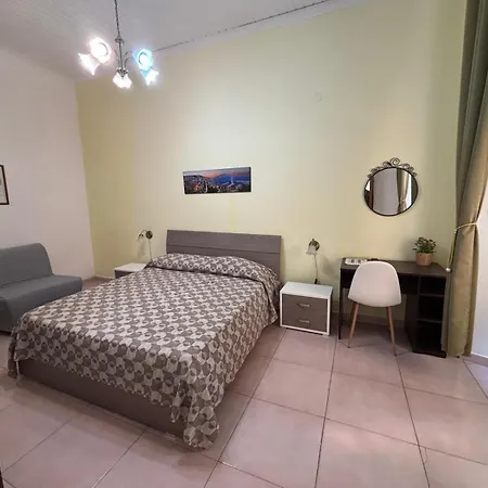 Trimarchi House * Неаполь